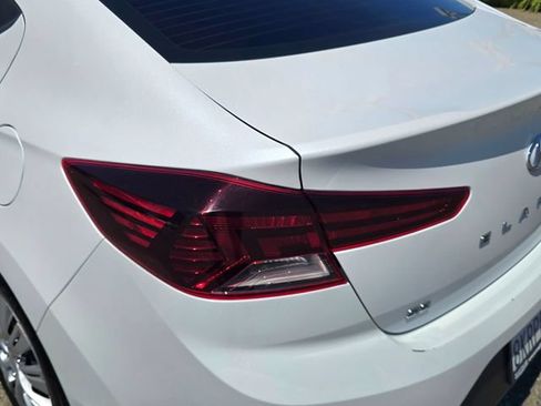 Used 2019 Hyundai Elantra SE w/ Cargo Package FWD image 24