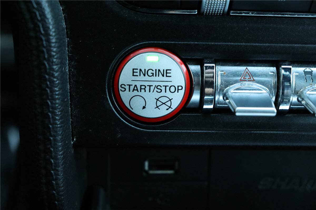 Used 2015 Ford Mustang Premium RWD image 34