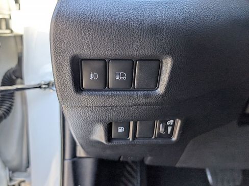 Used 2018 Toyota C-HR XLE image 27