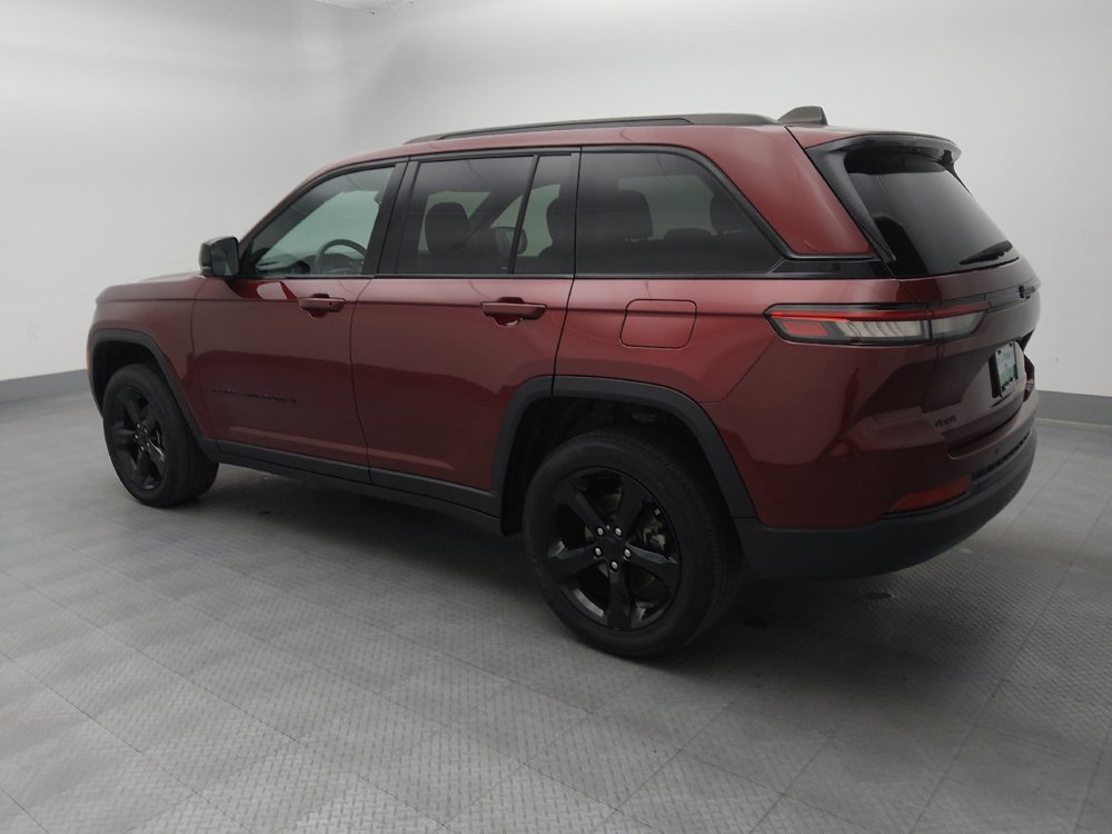 Used 2023 Jeep Grand Cherokee Altitude AWD/4WD image 3