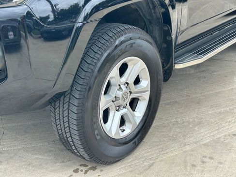 Used 2020 Toyota 4Runner SR5 Premium w/ Moonroof Package RWD image 9