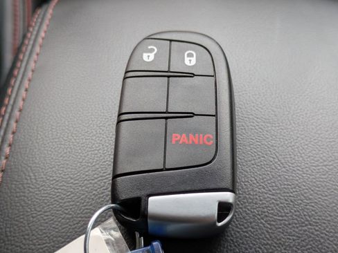 Used 2016 Jeep Grand Cherokee Laredo 75th Anniversary image 33