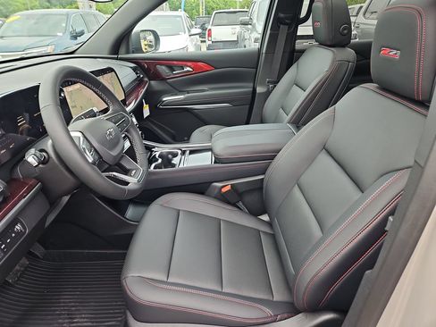 New 2026 Chevrolet Traverse Z71 w/ LPO, Floor Liner Package AWD/4WD image 21