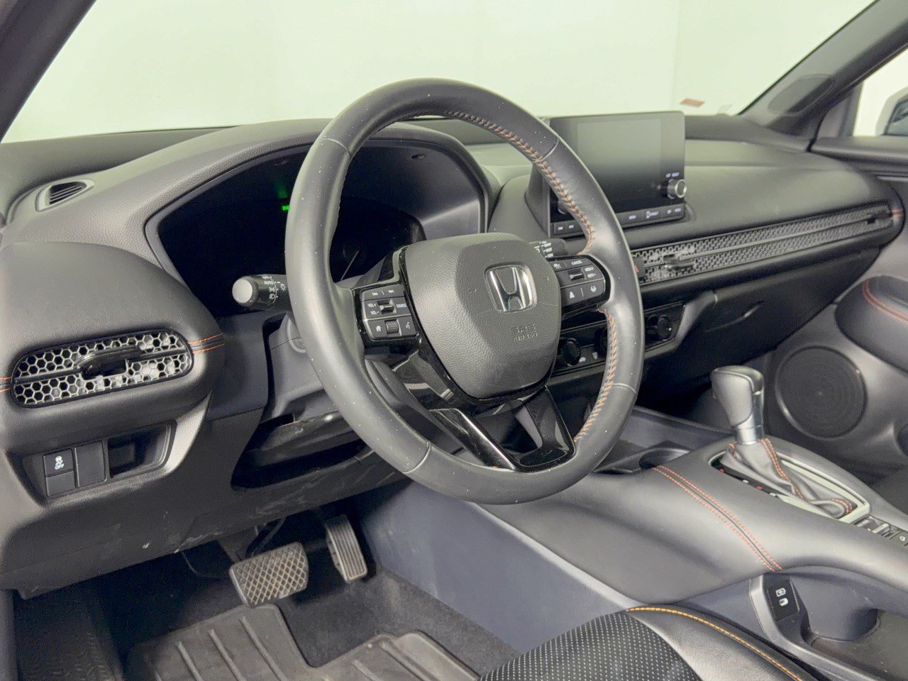 Used 2024 Honda HR-V Sport image 4