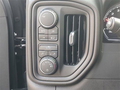 Used 2022 Chevrolet Silverado 1500 Custom image 26
