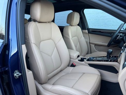 New 2026 Porsche Macan AWD/4WD image 16
