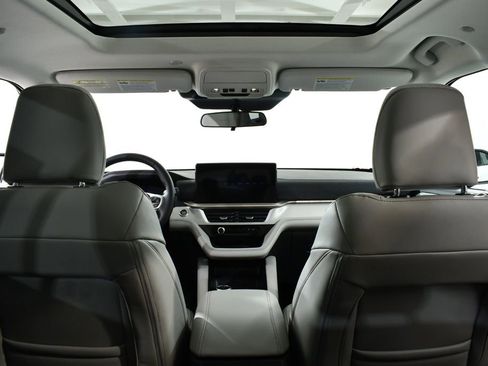 New 2026 Ford Explorer Active w/ Active Comfort Package AWD/4WD image 17