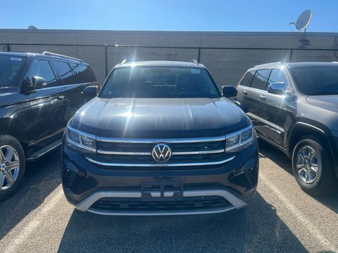 Used 2022 Volkswagen Atlas SE w/ Panoramic Sunroof Package AWD/4WD image 2