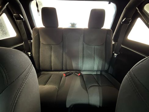 Used 2016 Jeep Wrangler Sport image 23