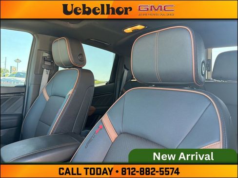 Used 2024 GMC Canyon AT4 w/ AT4 Premium Package AWD/4WD image 22