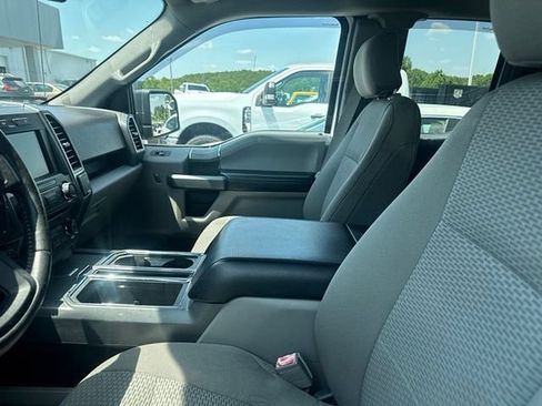 Used 2018 Ford F150 XLT w/ Equipment Group 302A Luxury AWD/4WD image 9