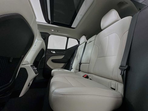 Used 2025 Volvo XC40 B5 Plus w/ Protection Package Premier image 23