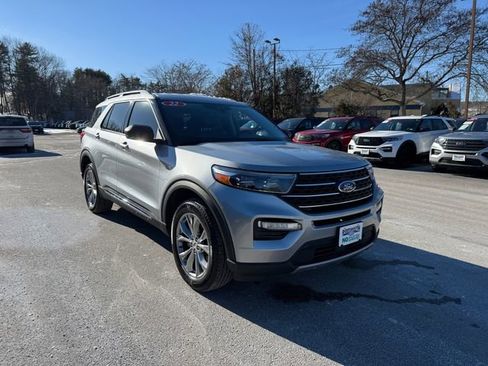 Used 2022 Ford Explorer XLT w/ Equipment Group 202A image 1