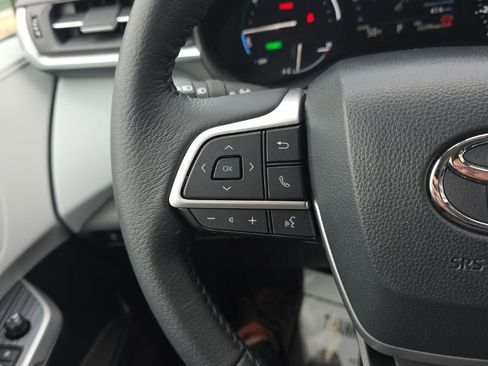 Certified 2025 Toyota Sienna XLE image 25