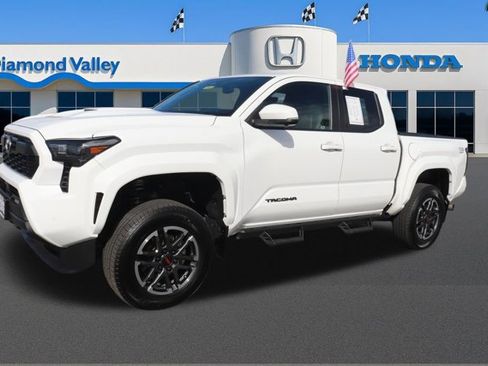 Used 2024 Toyota Tacoma TRD Sport image 3