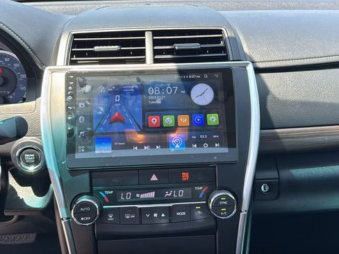 Used 2017 Toyota Camry XLE w/ Moonroof Package FWD image 13