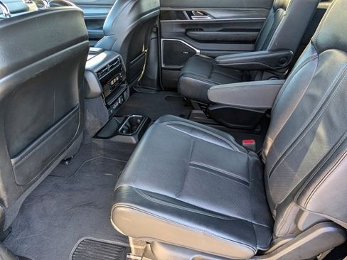 Used 2024 Jeep Wagoneer Series III image 28