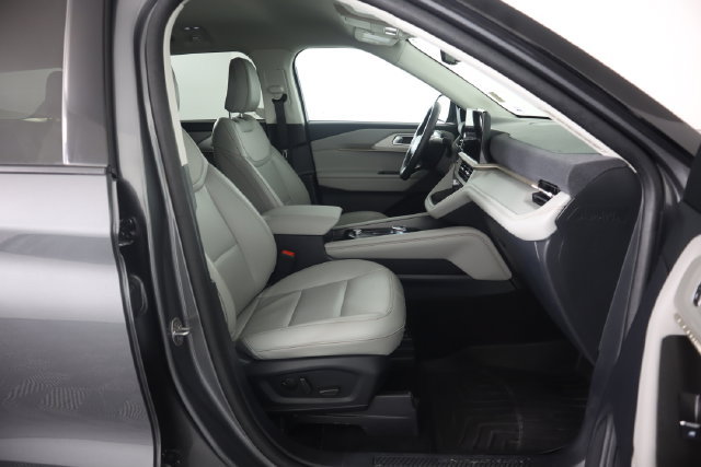 Certified 2025 Ford Explorer Active w/ Active Comfort Package AWD/4WD image 60