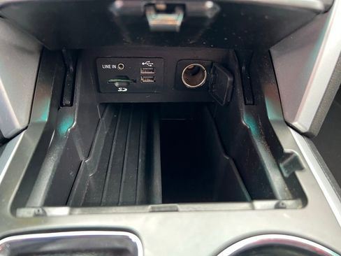 Used 2015 Ford Explorer XLT w/ Equipment Group 202A image 32