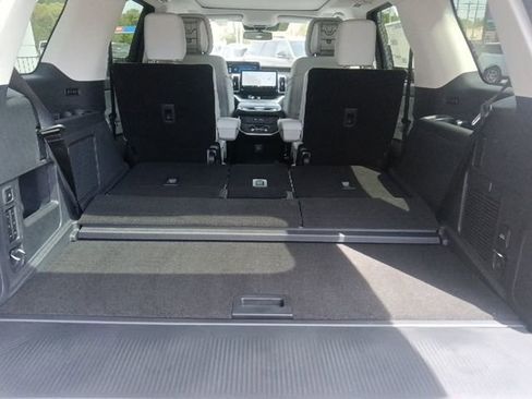New 2026 Ford Expedition Platinum image 31