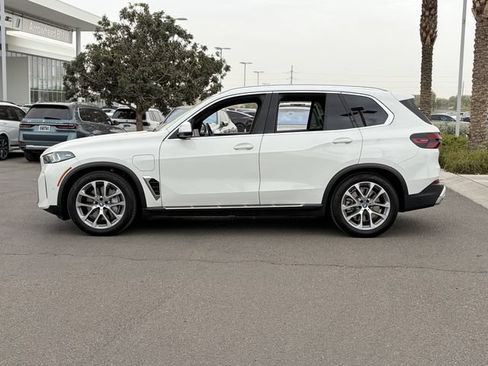 Used 2025 BMW X5 xDrive50e AWD/4WD image 9