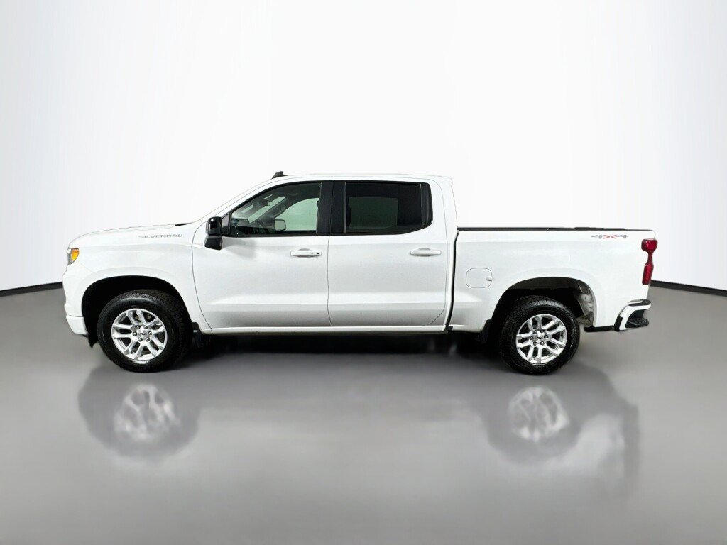 Used 2026 Chevrolet Silverado 1500 RST AWD/4WD image 2
