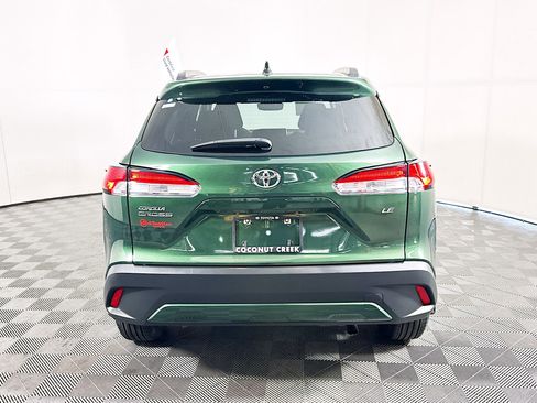 Used 2025 Toyota Corolla Cross LE image 4