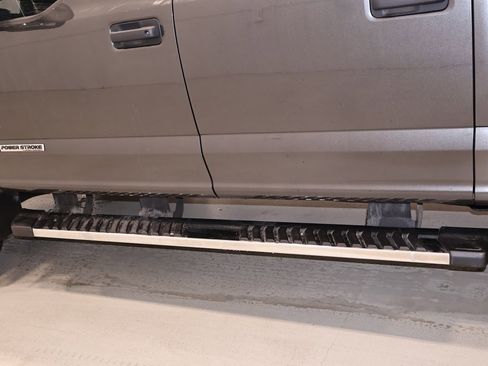 Certified 2019 Ford F250 XLT w/ XLT Value Package image 39