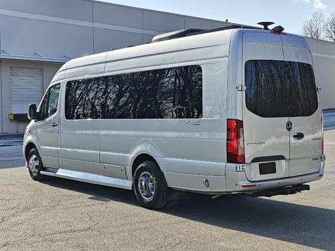 Used 2020 Mercedes-Benz Sprinter 3500 w/ Windows All Around Package image 5