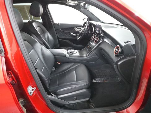 Used 2018 Mercedes-Benz GLC 300 4MATIC image 32