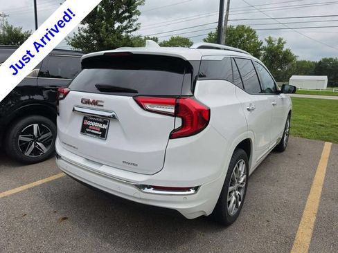 Used 2022 GMC Terrain Denali w/ Denali Premium Package AWD/4WD image 3