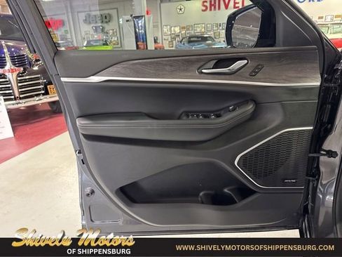 Used 2022 Jeep Grand Cherokee Limited image 12