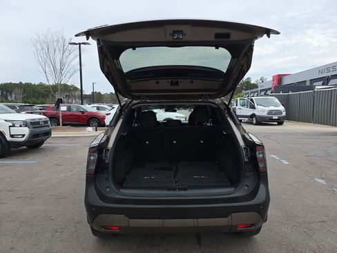 Used 2025 Nissan Kicks SV image 16