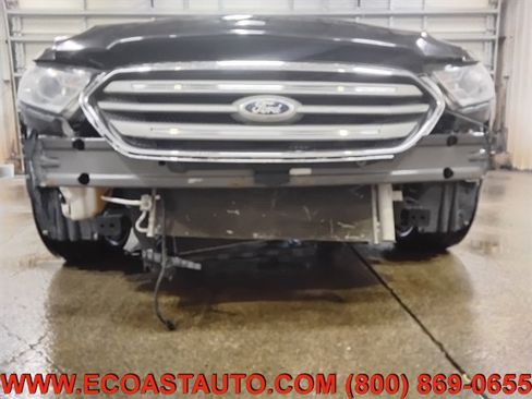 Used 2015 Ford Taurus SE FWD image 17