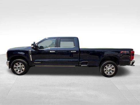 Used 2023 Ford F350 Lariat w/ Lariat Ultimate Package AWD/4WD image 2