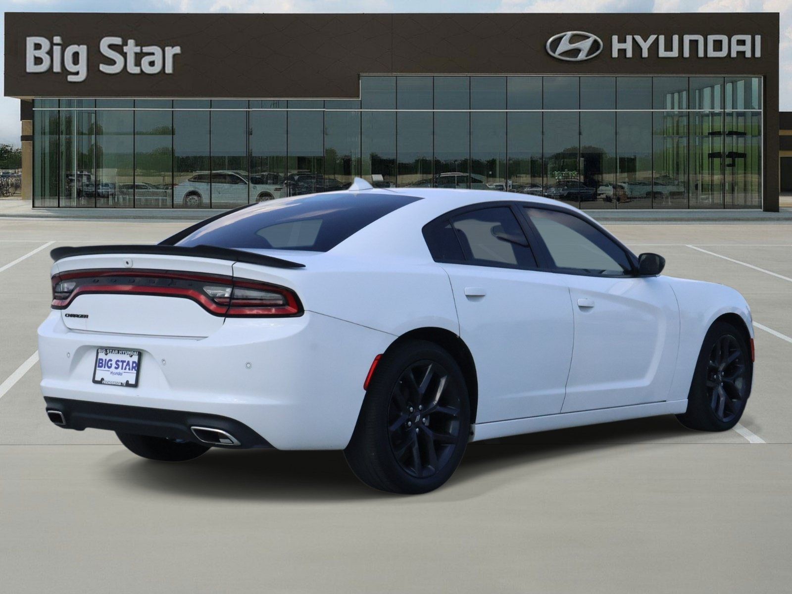 Used 2023 Dodge Charger SXT w/ Blacktop Package RWD image 4