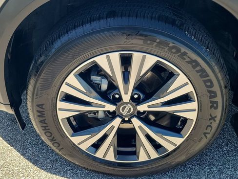 Used 2021 Nissan Rogue SV w/ Premium Package FWD image 7