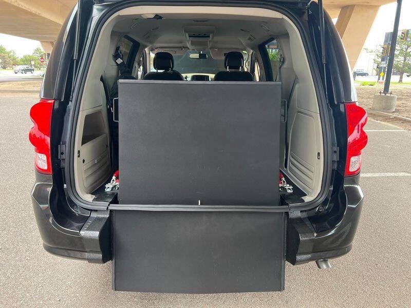 Used 2017 Dodge Grand Caravan SE w/ Power Window Group FWD image 50