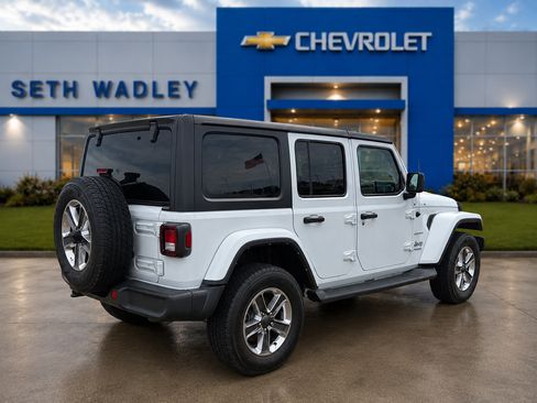 Used 2022 Jeep Wrangler Unlimited Sahara AWD/4WD image 46