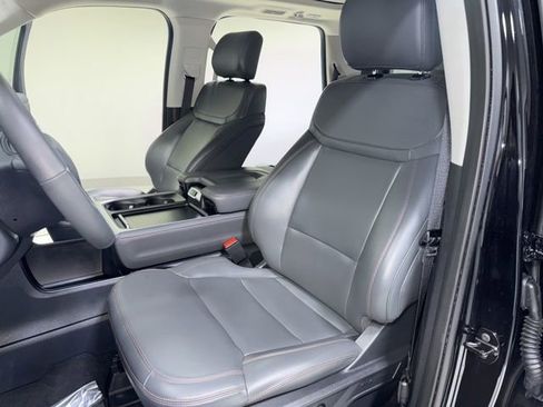 Used 2025 Ford Expedition Active image 17