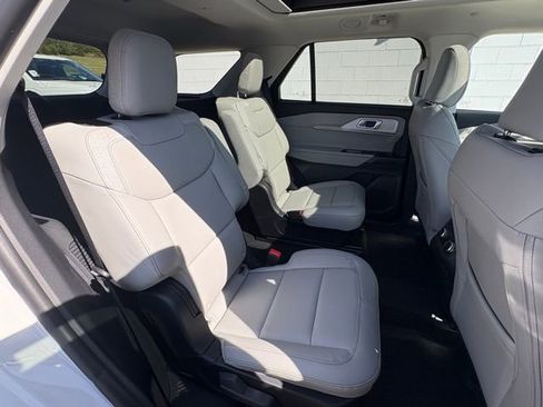New 2026 Ford Explorer Active w/ Active Comfort Package image 30