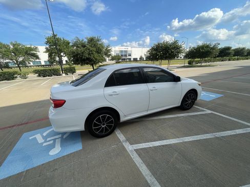 Used 2012 Toyota Corolla LE FWD image 5
