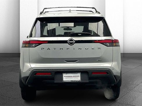 Certified 2025 Nissan Pathfinder SV image 3