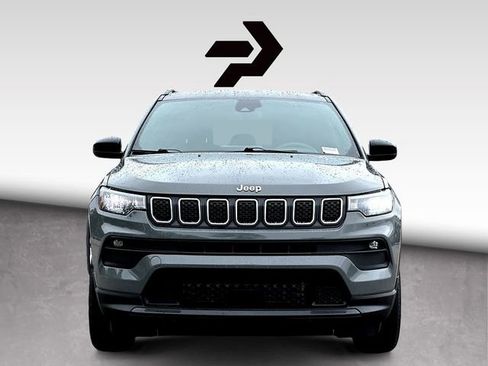 Used 2024 Jeep Compass Latitude AWD/4WD image 3