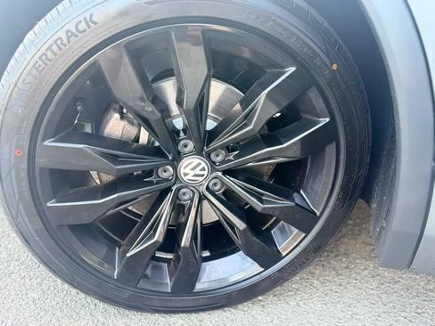 Used 2021 Volkswagen Tiguan SE R-Line w/ 3rd Row Seat Package AWD/4WD image 27