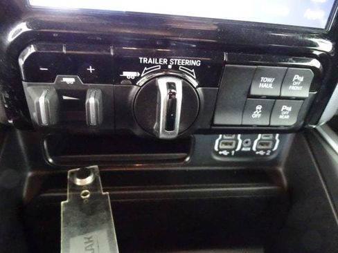 Used 2024 RAM 1500 Big Horn AWD/4WD image 12