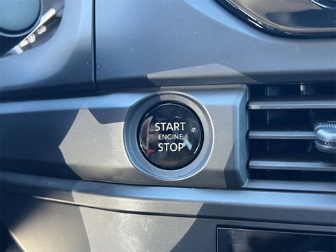 Certified 2025 Nissan Pathfinder S image 19