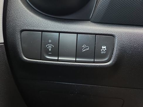 Used 2022 Hyundai Kona SEL AWD/4WD image 17