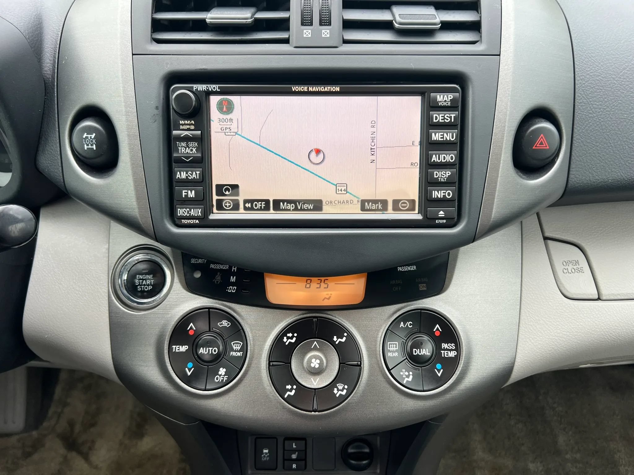 Used 2010 Toyota RAV4 Limited AWD/4WD image 22