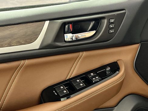 Used 2018 Subaru Outback 2.5i Touring image 15